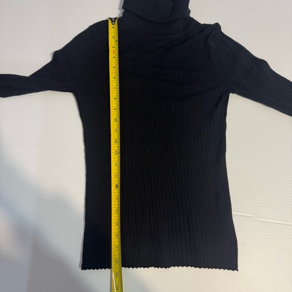 J. McLaughlin Arlette Ribbed Turtleneck Sweater Black Women’s Large Buttons XS - Picture 10 of 10